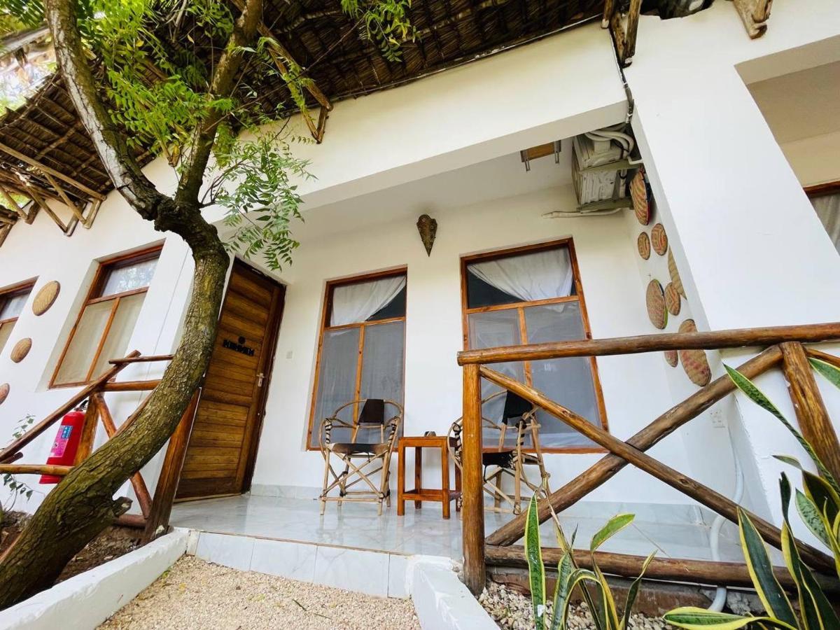 Babalao Hotell 3*